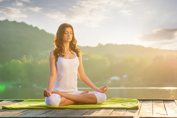 Immagine di una persona che pratica Yoga Nidra